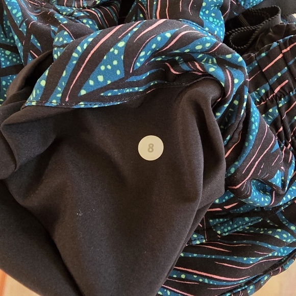 Lululemon Spring Break Away Shorts II - Picture 7 of 7